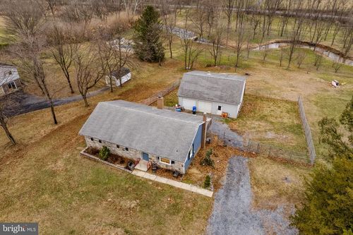 89 Cross Key Rd, BERNVILLE, PA, 19506-8805 | Card Image