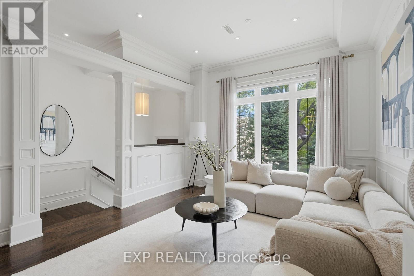 Residential in Toronto (Casa Loma) 3