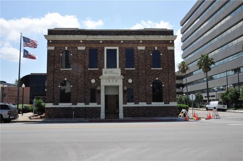 ste-100-921 N Chaparral St, Corpus Christi, TX, 78401-2008 | Card Image