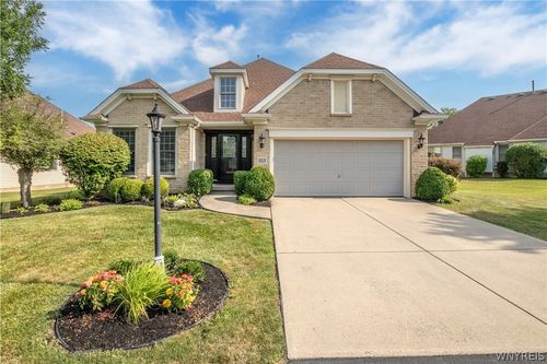 8059 Laurel Park Ln, East Amherst, NY, 14051-2529 | Card Image