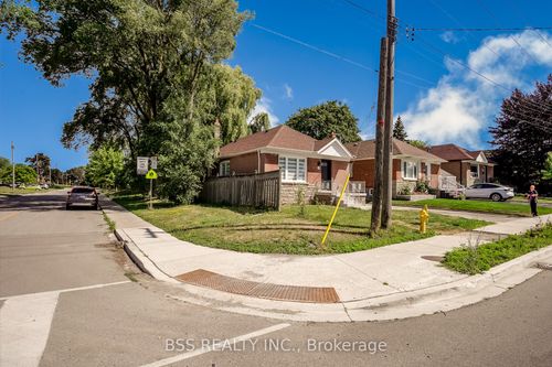 120 Bertrand Ave, Scarborough, ON, M1K2T1 | Card Image