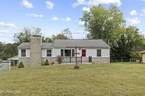 1109 W Central Ave, La Follette, TN, 37766-2032 | Card Image