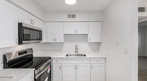 apt-21-2615 E Greenway Rd, Phoenix, AZ, 85032-4379 | Card Image