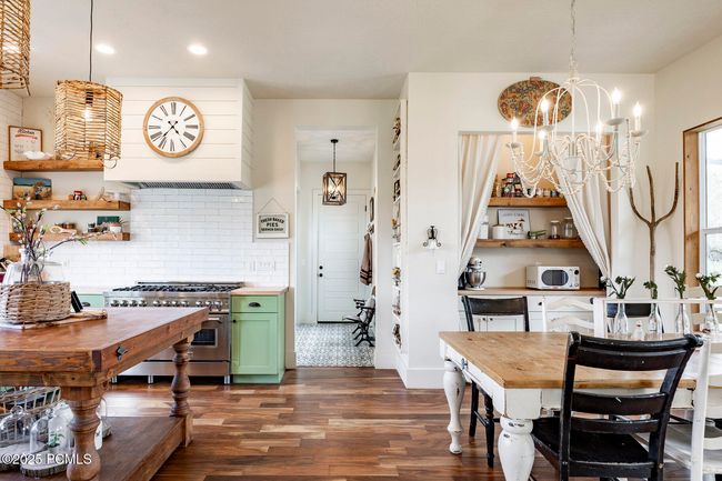 4611 S Cove Ln, Home with 3 bedrooms, 3 bathrooms and null parking in Daniel UT | Image 25