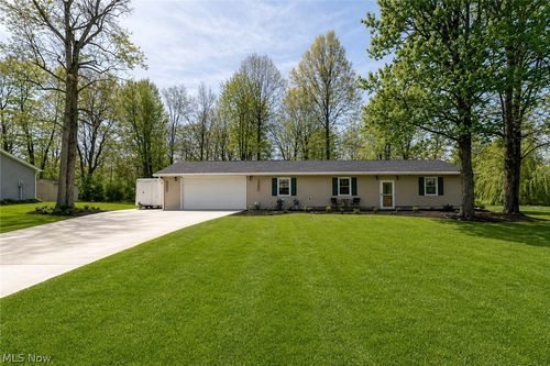 435 Park Ave, Poland, OH, 44514-3330 | Card Image