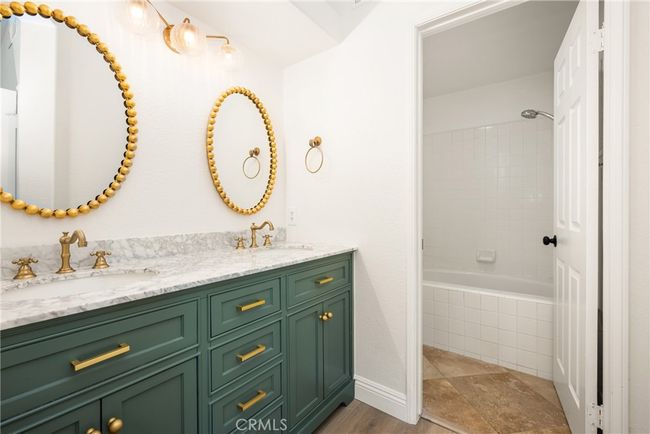 Primary Bathroom | Image 29