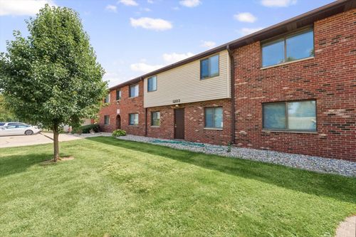 7-1203 Clifford Dr, Urbana, IL, 61802-6819 | Card Image