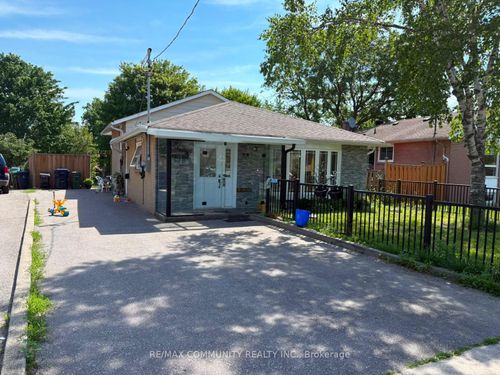 56 Stonehenge Cres, Scarborough, ON, M1G2P6 | Card Image