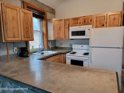 2 kitchen | Image 2