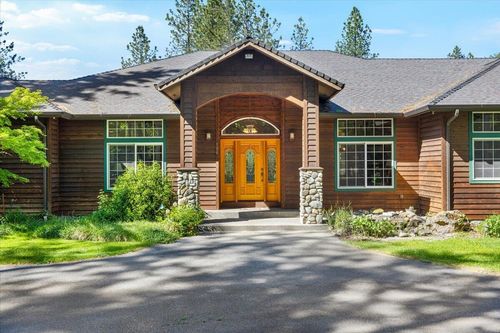 196 Pooh Lane, Grants Pass, OR, 97526 | Card Image