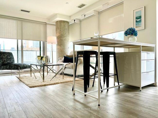 802 - 77 Shuter St, Condo with 2 bedrooms, 2 bathrooms and 1 parking in Toronto ON | Image 10