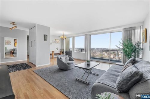1 Horizon Rd, Fort Lee, NJ, 07024-6502 | Card Image