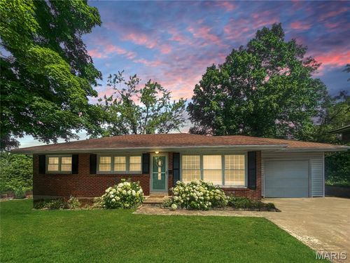 1001 Hillcrest Pl, Saint Charles, MO, 63301-4728 | Card Image