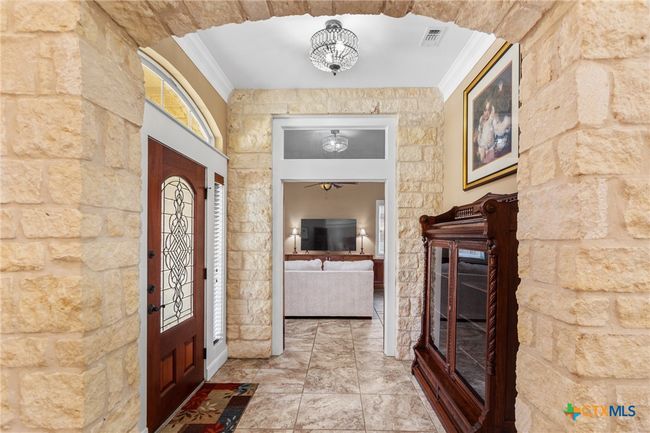 404 Iron Gate, House other with 5 bedrooms, 5 bathrooms and null parking in Victoria TX | Image 23