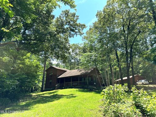 218 Traceway Dr, Natchez, MS, 39120-9282 | Card Image
