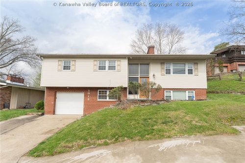 2013 Huber Rd, Charleston, WV, 25314-2279 | Card Image