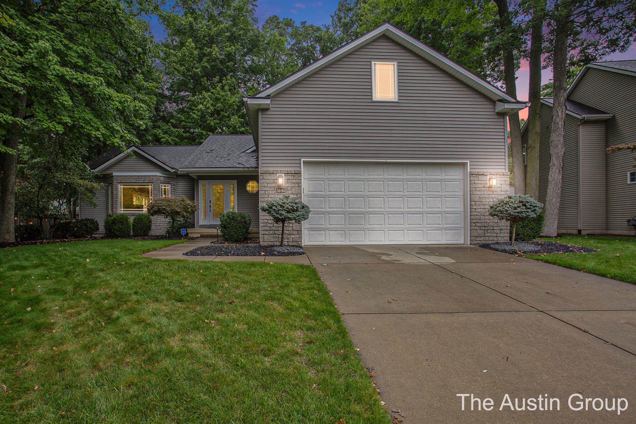 Danton Dr, Wyoming, MI 49519