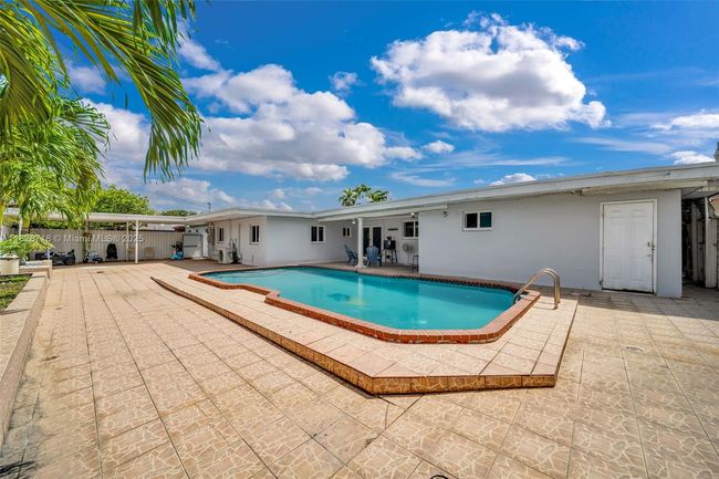 0 - 1360 W 4 Th Ln, House other with 3 bedrooms, 3 bathrooms and null parking in Hialeah FL | Image 24