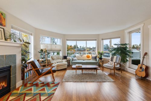 317-1707 Charles St, Vancouver, BC, V5L2T6 | Card Image