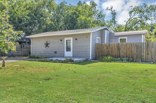 204 San Angelo Ave, Benbrook, TX, 76126-2529 | Card Image