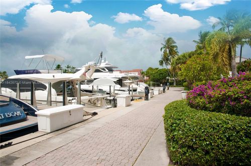 apt-402-3600 Yacht Club Dr, Aventura, FL, 33180-4004 | Card Image