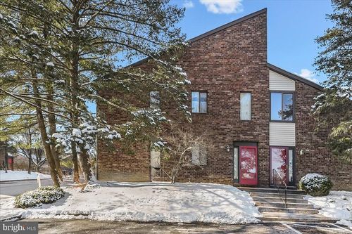 102-102 Mountainview Dr, CHESTERBROOK, PA, 19087-5531 | Card Image