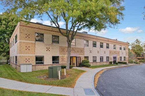 209-430 Boston St, Topsfield, MA, 01983-1233 | Card Image