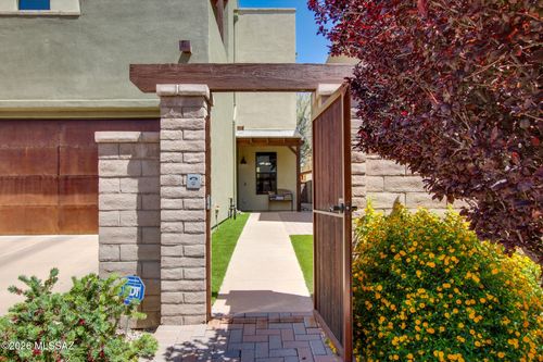 383 E Croydon Park Rd, Tucson, AZ, 85704-5768 | Card Image