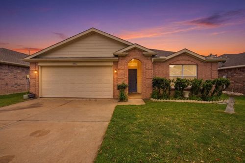 8424 Horse Whisper Ln, Fort Worth, TX, 76131-5344 | Card Image