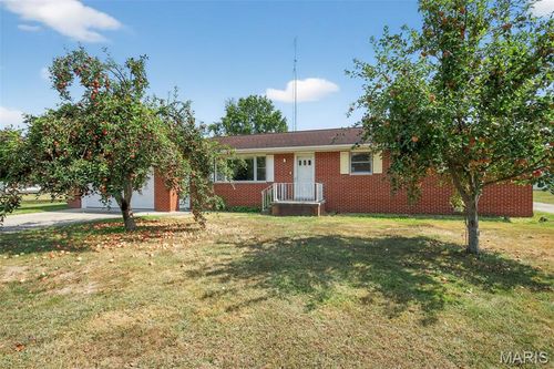 413 S Mcelroy St, Raymond, IL, 62560-5218 | Card Image