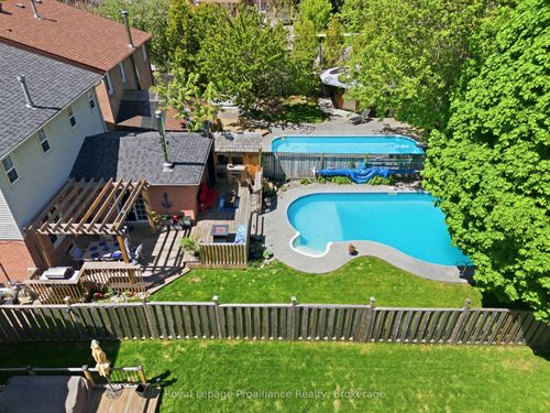4 Henderson Drive, Whitby, ON, L1N7Y2 | Card Image