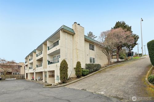 a202-629 Cedar Ave S, Renton, WA, 98057-6073 | Card Image