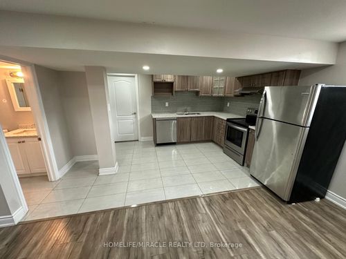 227 Sussexvale Dr, Brampton, ON, L6R3R1 | Card Image