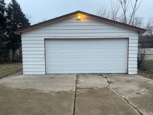 705 W Fitzhenry Ct, Glenwood, IL, 60425-1112 | Card Image