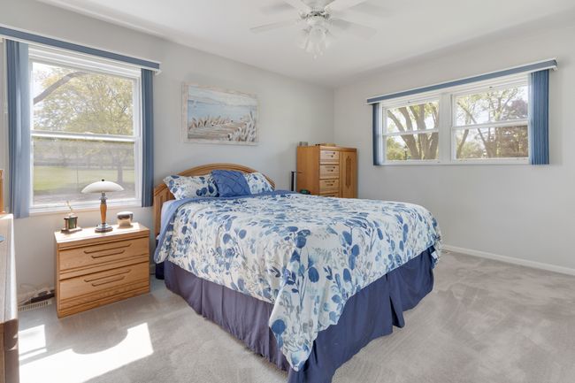 298 Fern Dr, House other with 3 bedrooms, 2 bathrooms and 2 parking in Elk Grove Village IL | Image 14