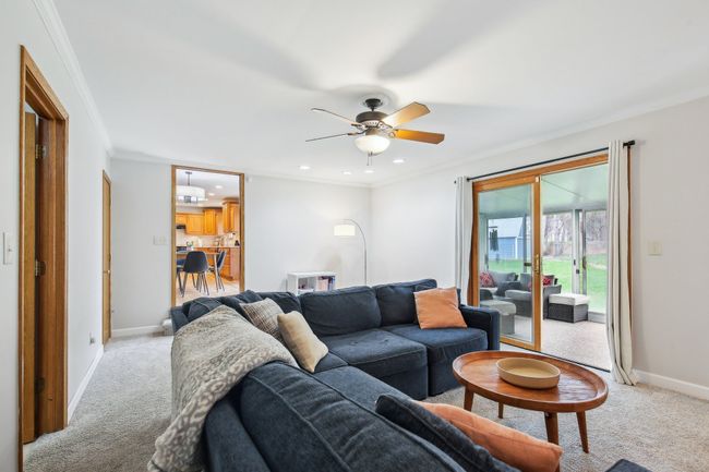 Renovated family room | Image 10