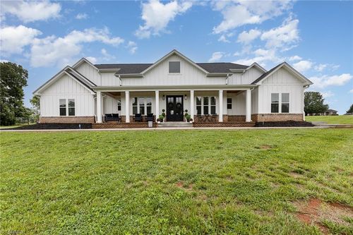138 Arthur Needham Rd, Pilot Mountain, NC, 27041-8155 | Card Image