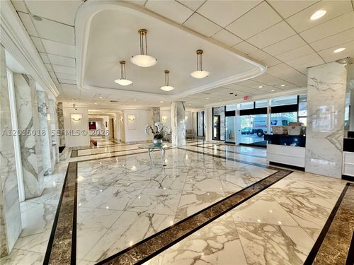 14m-5700 Collins Ave, Miami Beach, FL, 33140-2312 | Card Image