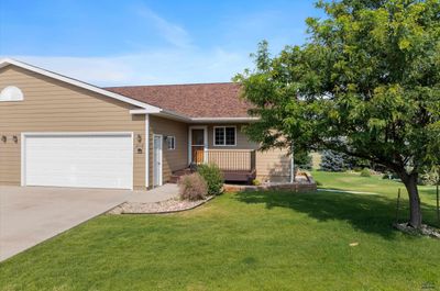 2112 Windmill Dr, Townhouse with 3 bedrooms, 2 bathrooms and null parking in Spearfish SD | Image 2