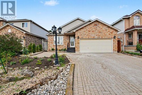 6 Theodore Dr, Hamilton, ON, L9A5J8 | Card Image