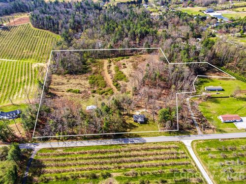 984 Pace Road, Hendersonville, NC, 28792 | Card Image