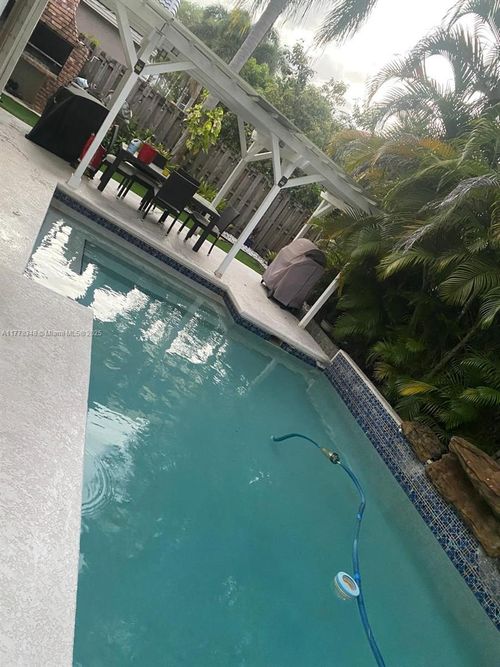 10377 Lima St, Hollywood, FL, 33026-4551 | Card Image