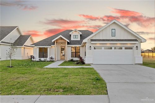 733 Saint Vincent Dr, Alamo, TX, 78516-7017 | Card Image