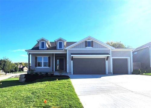 14198 S Pickering St, Olathe, KS, 66061-6062 | Card Image