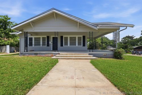 300 W 17th St, Ada, OK, 74820-7616 | Card Image