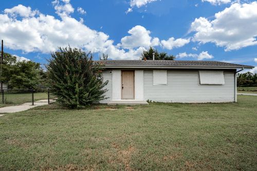 2236 E 53rd St S, Wichita, KS, 67216-3253 | Card Image