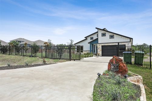 287 La Fortuna Dr, Del Valle, TX, 78617-2080 | Card Image