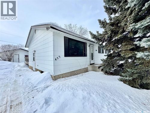 453 28th St E, Prince Albert, SK, S6V1X6 | Card Image