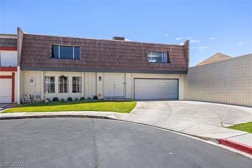 3303 Royce Ct, Las Vegas, NV, 89121-3740 | Card Image