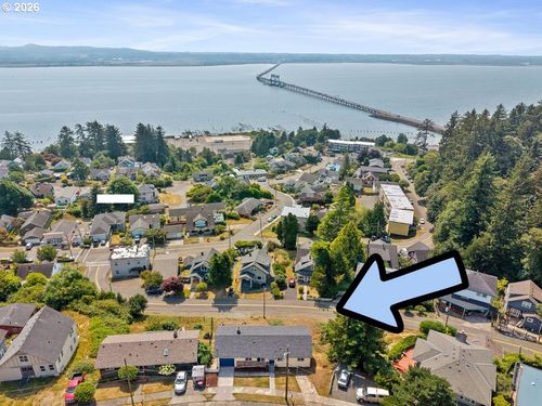 416 Chinook Ave, Astoria, OR, 97103-5710 | Card Image
